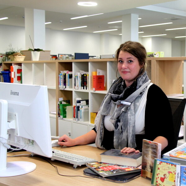 Bild vergr&ouml;&szlig;ern: Fachangestellte_-r_für_Medien-_und_Informationsdienste